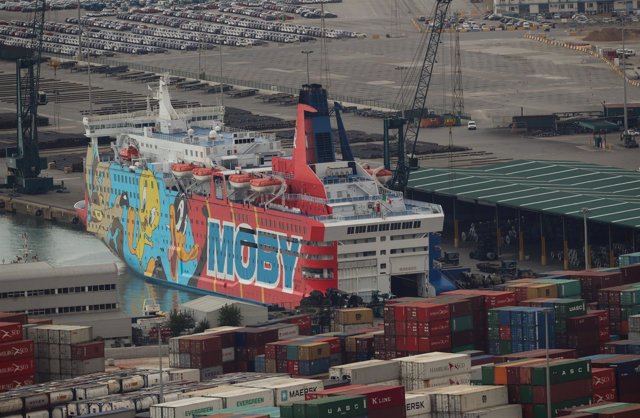 Moby Dada o barco Piolin fletado por Interior en Barcelona