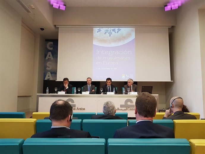 El secretario de Estado de Interior en un seminario en Casa Árabe