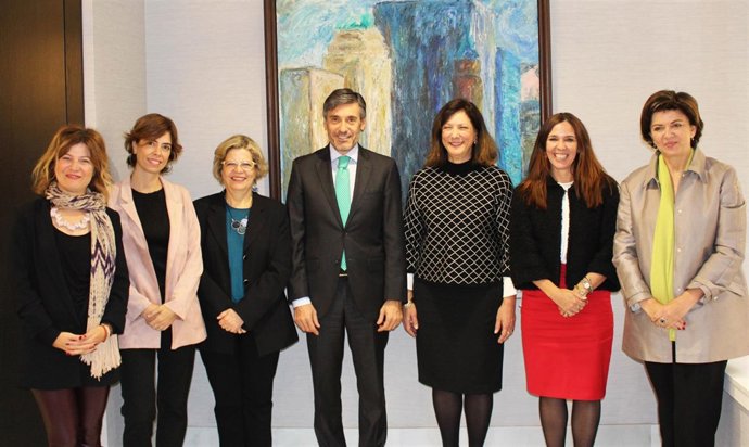 ONU Mujeres y Fundación Microfinanzas BBVA 