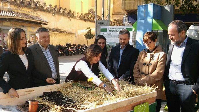 Ambrosio, junto a Zurera (izda.) y Sánchez (centro), en el Ecomercado