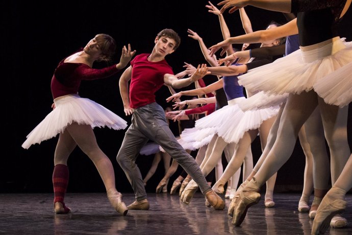 : Ensayo Del Ballet Catalunya En El Centro Cultural Terrassa 