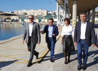 PSOE reclama al Gobierno que dote "de inmediato" al puerto de unas instalaciones para atender "dignamente" a inmigrantes