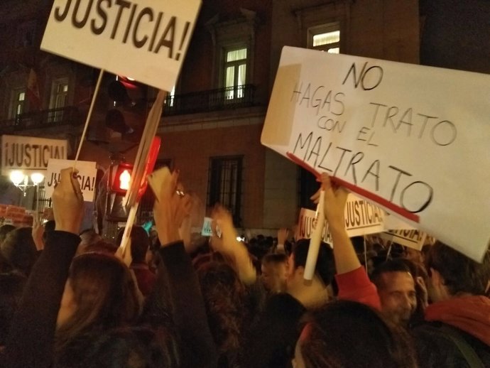 Concentración feministas frente al Ministerio de Justicia