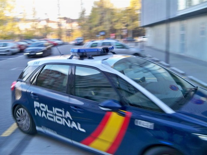 Llegada al juzgado de la madre que dejó a su bebé en un contenedor