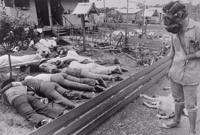 Los cuerpos de los habitantes de Jonestown