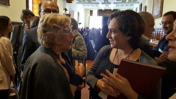 Les alcaldesses de Madrid, Manuela Carmena, i Barcelona,  Ada Colau