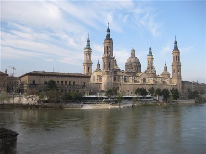 Río Ebro y basílica del Pilar