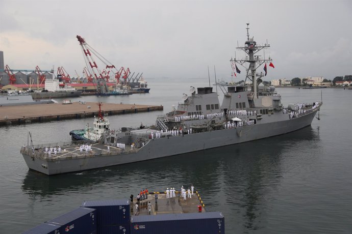 El 'USS Benfold' en Qingdao, Shandong, China