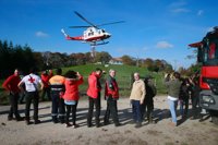 De la Sierra destaca el compromiso de emergencias y voluntarios para mejorar la seguridad 