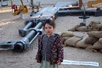 Save the Children conmemora el Día del Niño recreando zonas de guerra en parques de Madrid, Barcelona y Bilbao