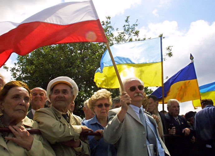 Banderas de Ucrania y Polonia