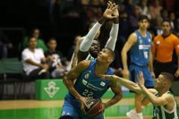 El Madrid fulmina al Betis Energía Plus y el Fuenlabrada frena al Zaragoza