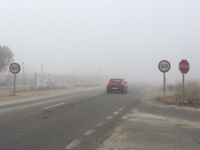 Valladolid.- La niebla afecta a la circulación de varios tramos de carreteresas 