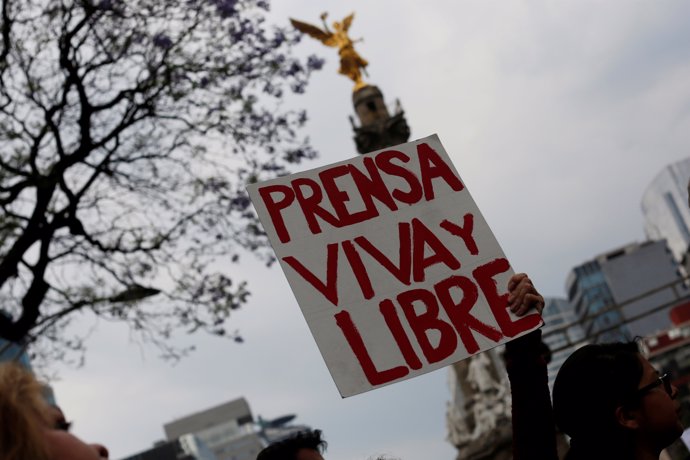 Manifestación de apoyo a los periodistas en México
