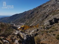 Rescatado un motorista tras salirse de la vía y caer por un terraplén en Villarejo del Valle (Ávila)