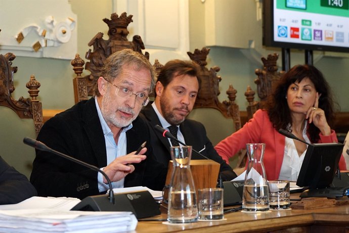 Saravia interviene en el Pleno para aprobar el convenio de la SVAV