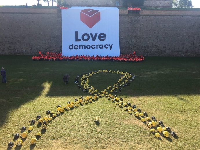 Acción de los Bomberos por los "presos políticos" y contra el 155