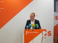 Ciudadanos valora la "unión" de los extremeños en Madrid por un tren digno pero critica el "protagonismo" político