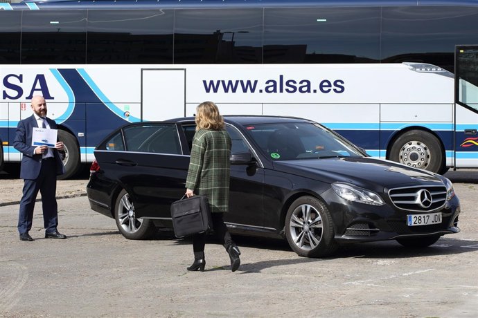 Servicio de traslados con coche premiun y chófer de Alsa
