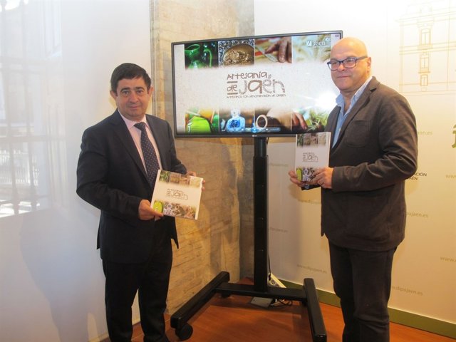 Presentación del catálogo sobre la artesanía en la provincia de Jaén.