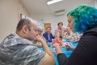 El Cabildo de Tenerife organiza un encuentro entre mayores y jóvenes voluntarios para compartir experiencias