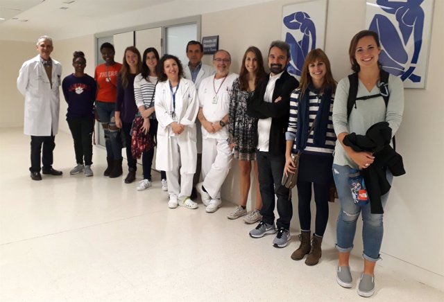 Estudiantes norteamericanos visitan el Hospital de Valme