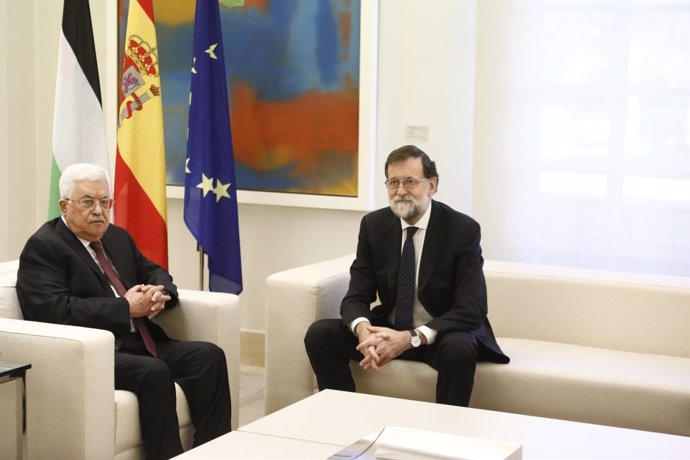 Rajoy recibe en La Moncloa al presidente de la Autoridad Nacional Palestina