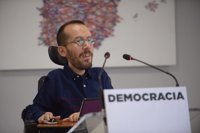 Podemos carga contra Cospedal por su charla con los humoristas rusos: "Es una vergüenza nacional" 