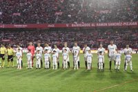 El Sevilla y la Obra Social 'la Caixa' llevan a niños en riesgo de exclusión al partido de liga contra el Celta de Vigo