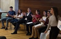 Clavijo aboga por proteger el acceso de los niños a la enseñanza pública