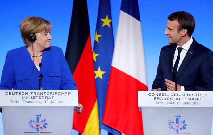 El presidente francés Macron muestra su apoyo a Merkel 
