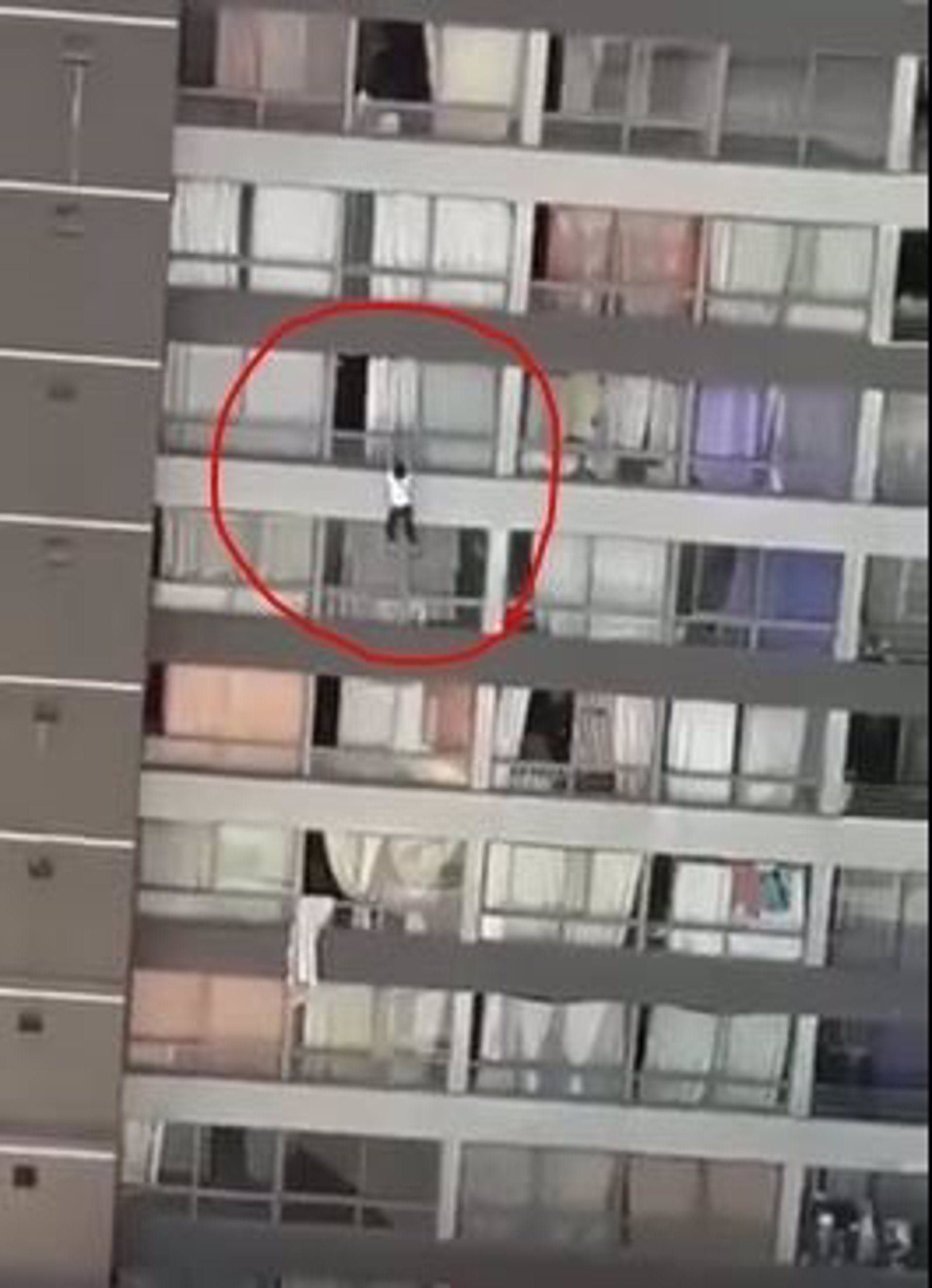 Un Hombre Salva La Vida De Una Chica Que Cae Desde Un Noveno Piso En Chile 2821