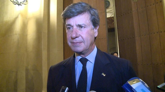 CAYETANO MARTÍNEZ DE IRUJO