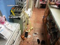 Detenido un vecino de Torreperogil (Jaén) acusado de robos y destrozos en el mercado y centro de salud