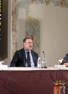 Fernando Rey, consejero de Educación.               