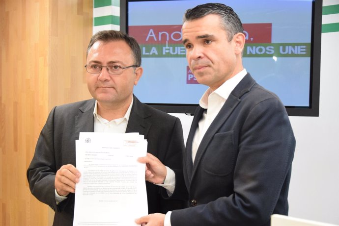 Miguel Ángel Heredia y José Bernal diputado y presidente del PSOE málaga