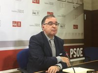 Mora pide a Merino dejarse de "historietas" en política agraria y le recuerda que no enmendó las cuentas en este ámbito