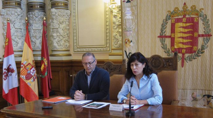 La concejal Ana Redondo junto al gerente de la FMC, Juan Manuel Sanz