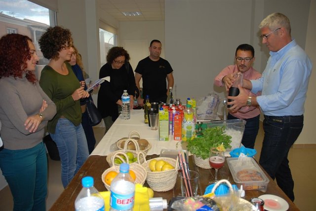 Los Talleres de Cócteles Sin Alcohol llegan a cinco municipios de la provincia.