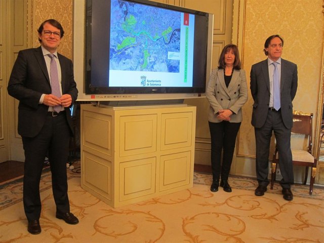 El alcalde de Salamanca muestra el nuevo plan verde