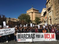 Unos 2.600 estudiantes se manifiestan en los campus de C-LM pidiendo mejor financiación
