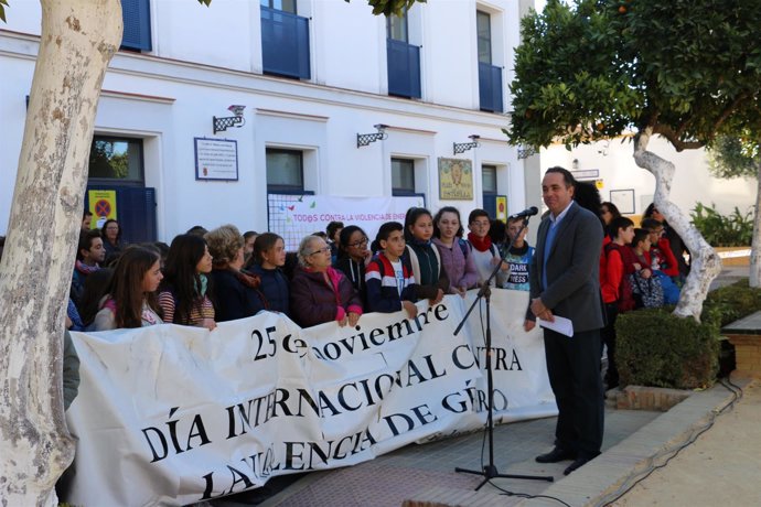 Marcha contra la violencia de género en Valencina 