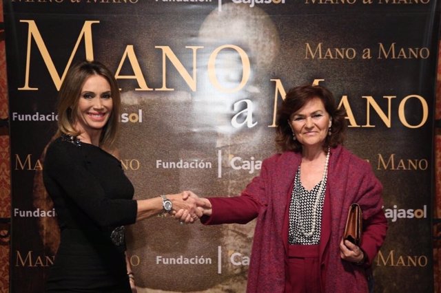 Cristina Sánchez y Carmen Calvo, en los Mano a Mano en la Fundación Cajasol
