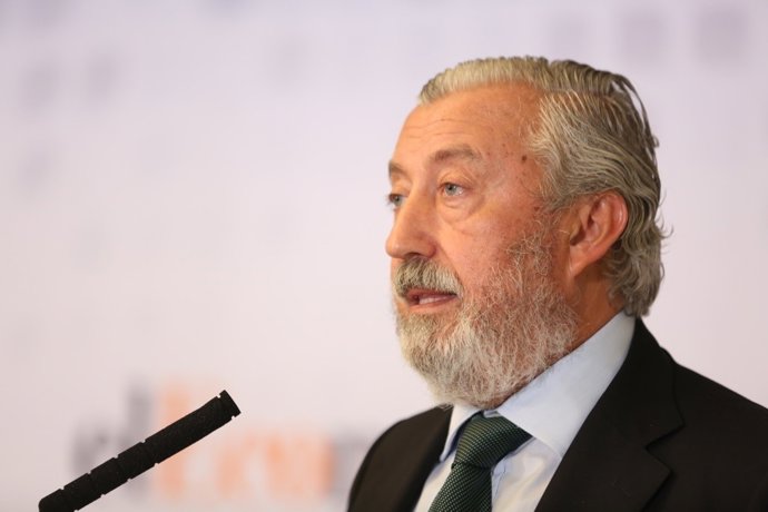 Julio Gómez-Pomar interviene en una jornada sobre infraestructuras