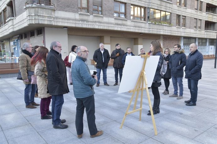 Gerencia y Comisión de Urbanismo de Pamplona visitan la zona de Iturrama Nuevo