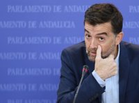 IU no descarta pedir la dimisión de Zoido por trasladar inmigrantes a la cárcel de Archidona