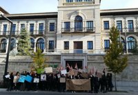 Alumnado del Conservatorio de Música Victoria Eugenia se concentra y acuerda paros por la falta de calefacción