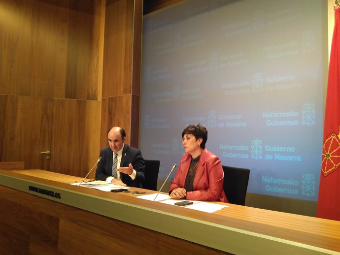 Manu Ayerdi y María Solana en la rueda de prensa