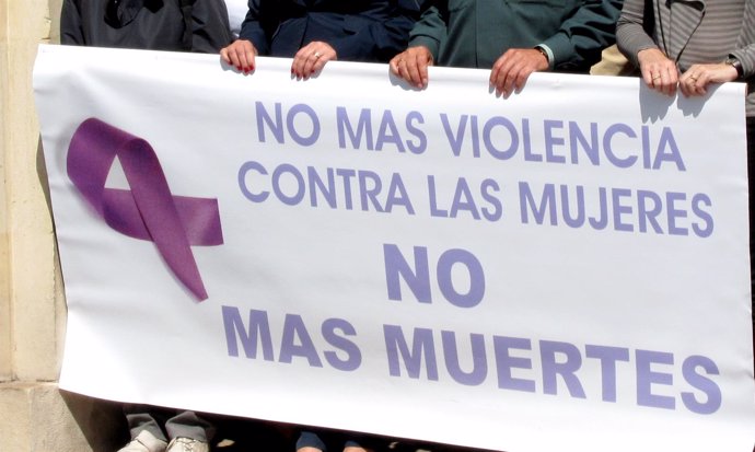 Una Pancarta Contra La Violencia De Género