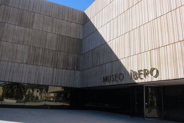 Fachada principal de Museo Íbero de Jaén.         